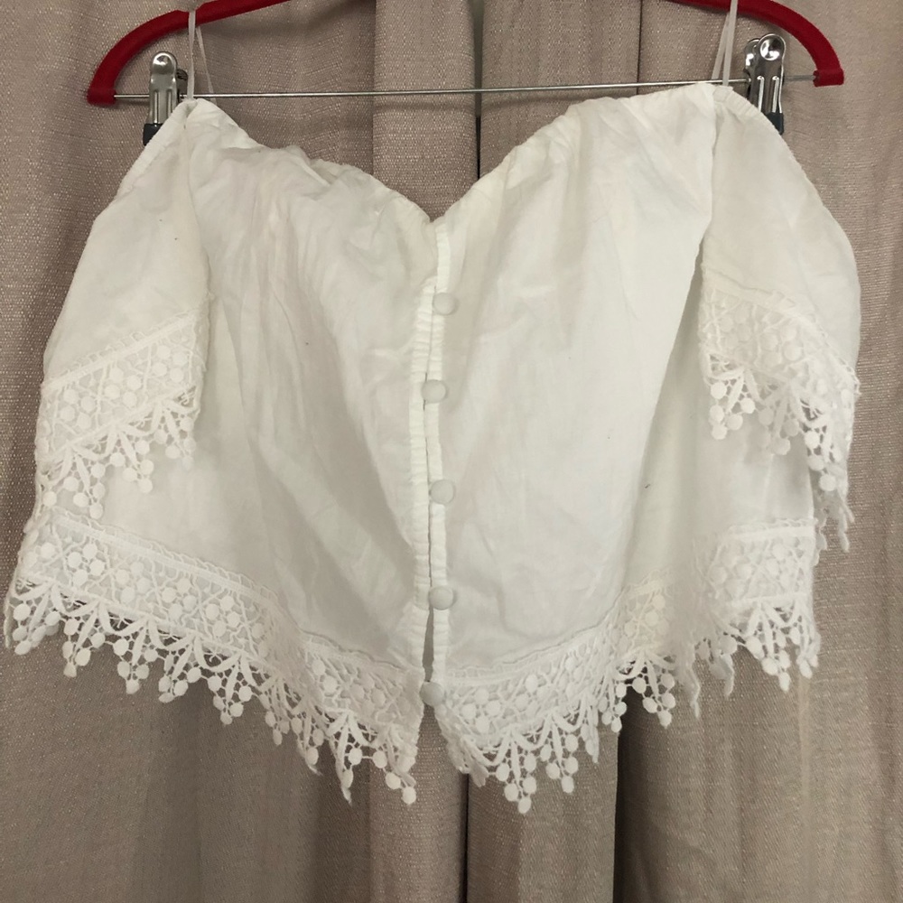 White top - Picture 2 of 6